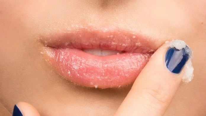 Nên tẩy da chết môi bao nhiêu lần 1 tuần là tốt nhất?