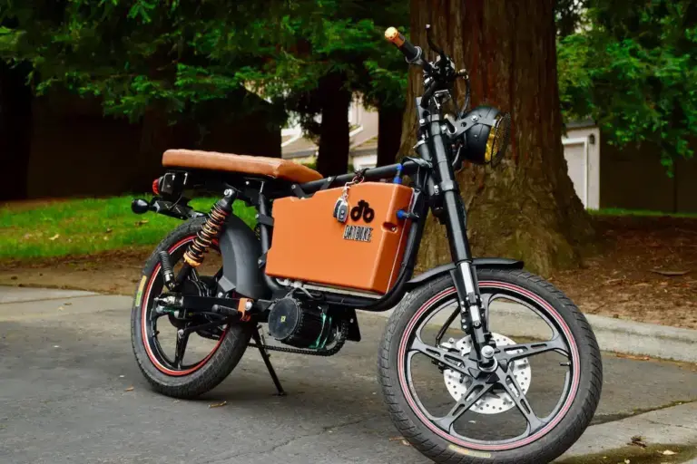 Liên Hệ Ngay Với Dat Bike Để Trở Thành Chủ Nhân Weaver 200, Chiếc Xe Máy Điện Mạnh Top Đầu Hiện Nay.